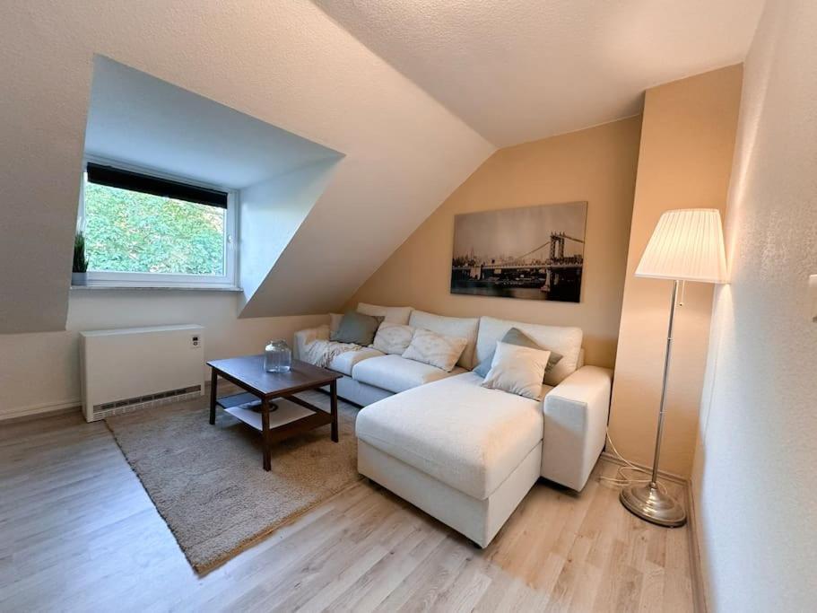Zentrale Wohnung Fuer 4 Mit Bett Und Schlafcouch Эссен Экстерьер фото